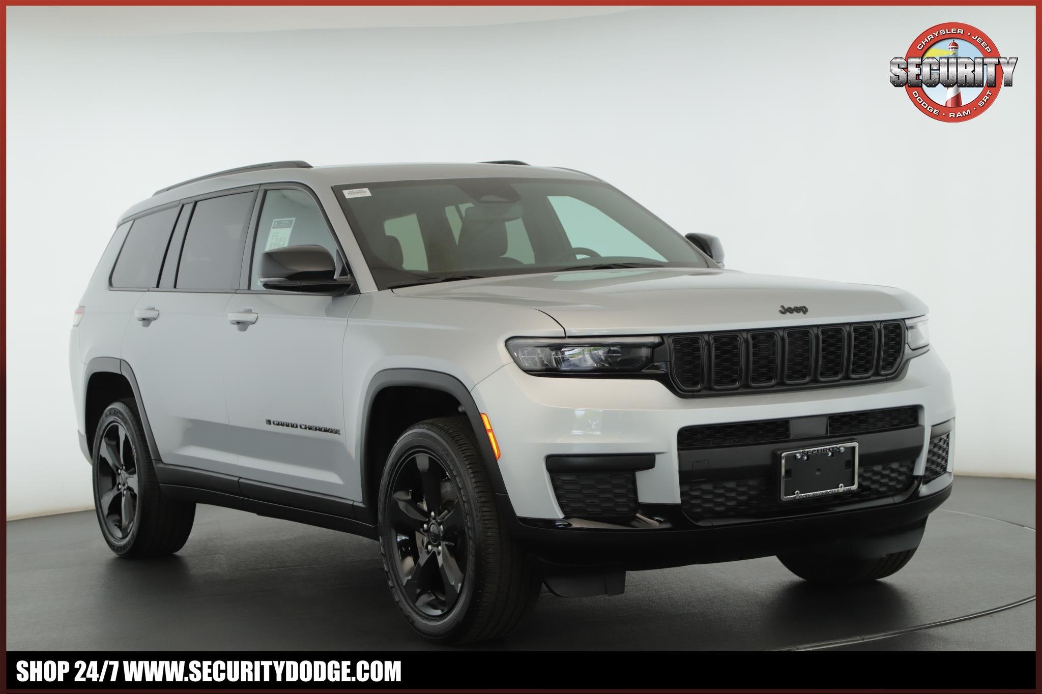 Used 2024 Silver Zynith Jeep Altitude X 4x4 image 1