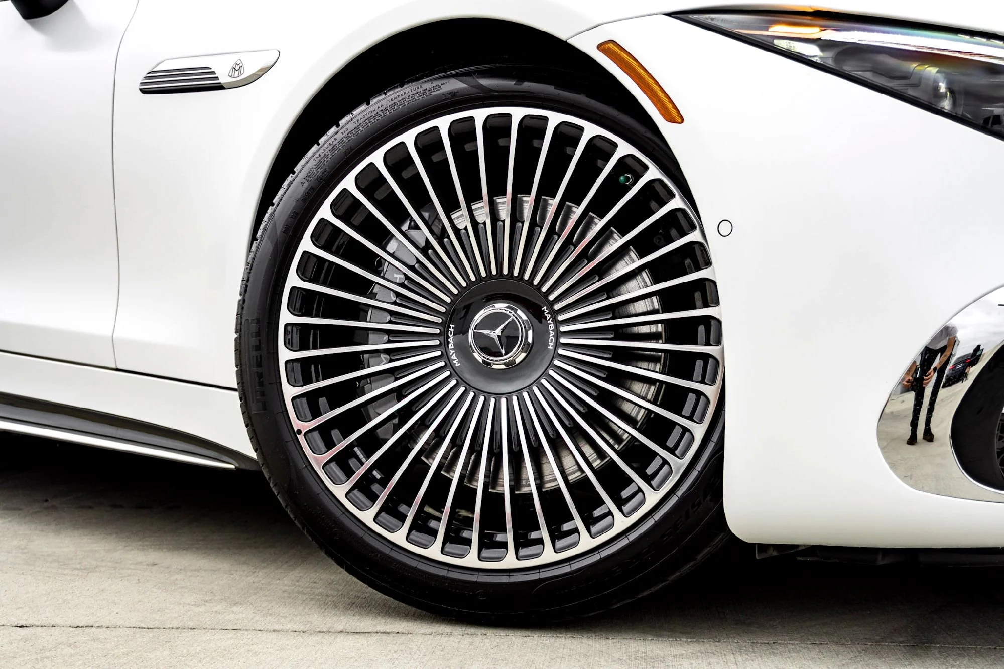 New 2026 White Mercedes-Benz Maybach SL 680 Monogram Series image 2