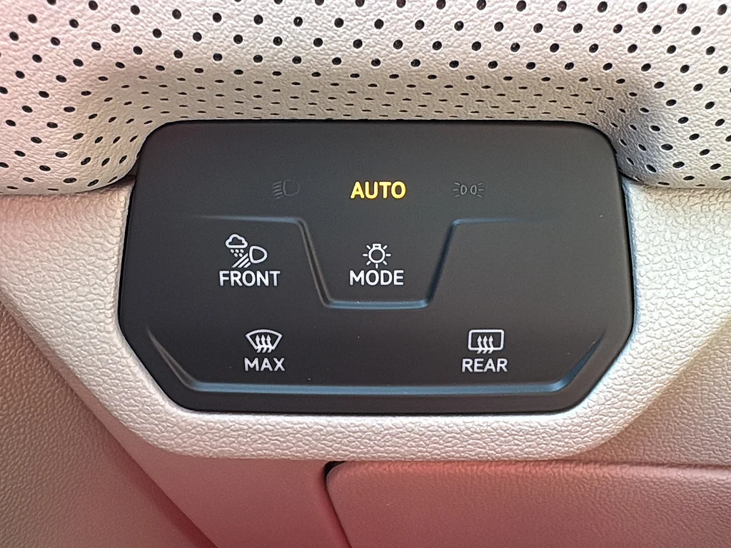 New 2026 Opal White Pearl Volkswagen 2.0T SE FWD image 25