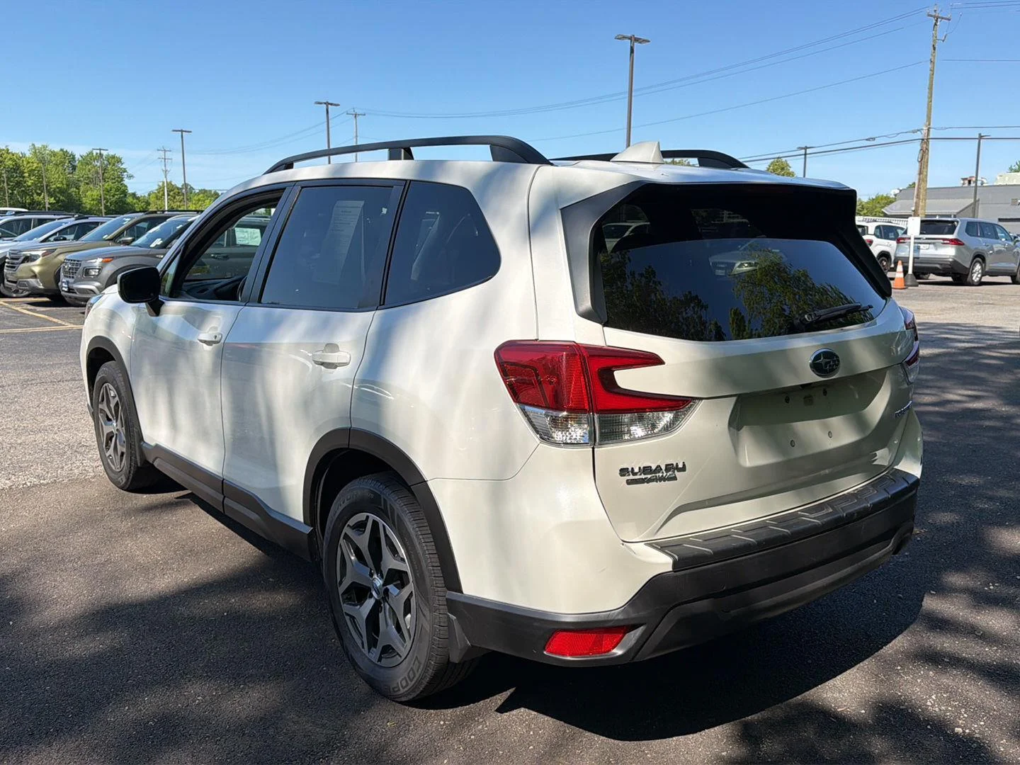 Used 2019 Crystal White Pearl Subaru Premium image 8