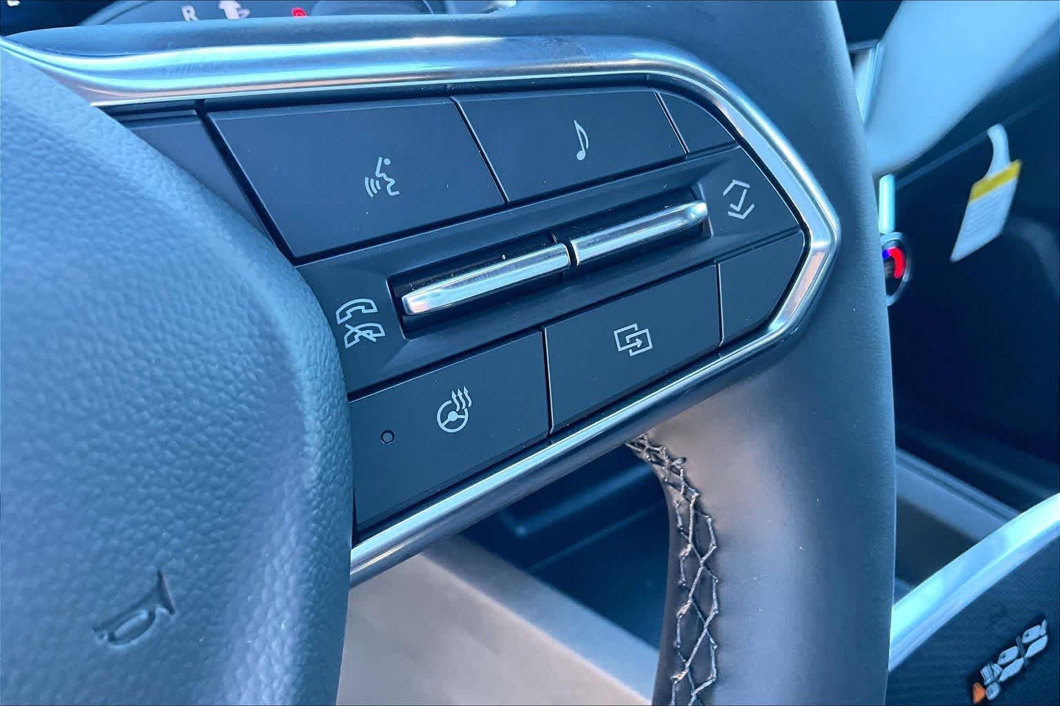 2027 Chevrolet Equinox LT - Photo 16