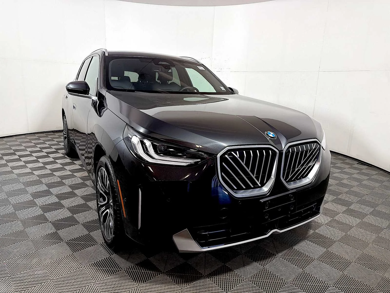 Used 2026 Dark Graphite Metallic BMW 30 xDrive image 2