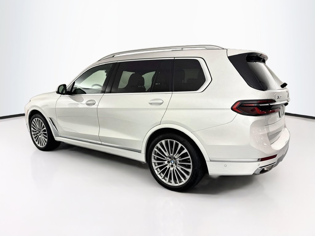 Used 2024 White BMW xDrive40i image 7
