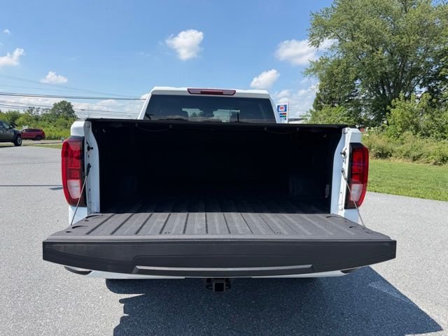 Used 2024 White GMC Elevation image 19