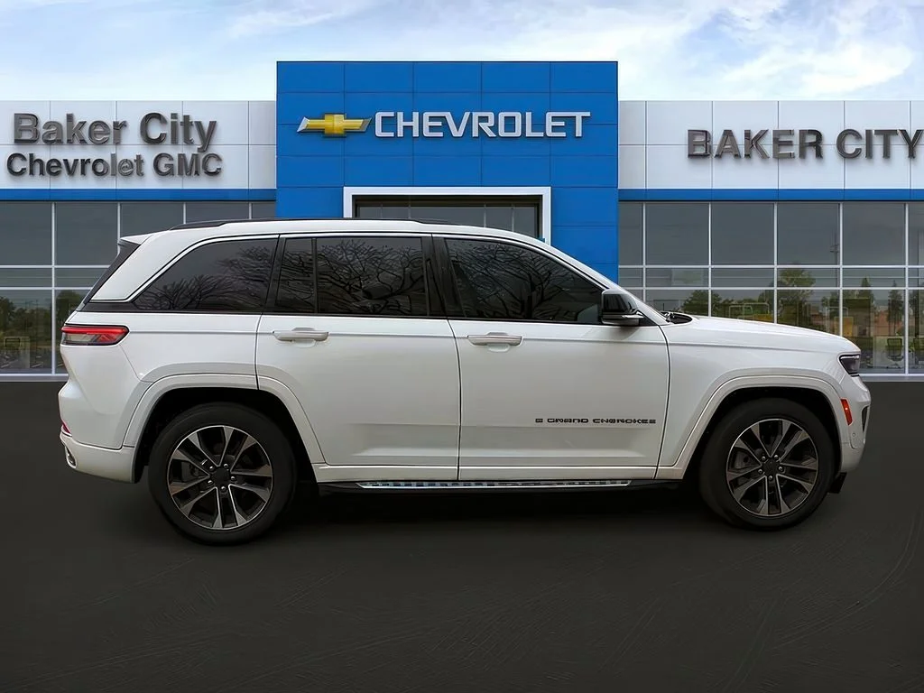 Used 2022 Bright White Clearcoat Jeep Overland image 8