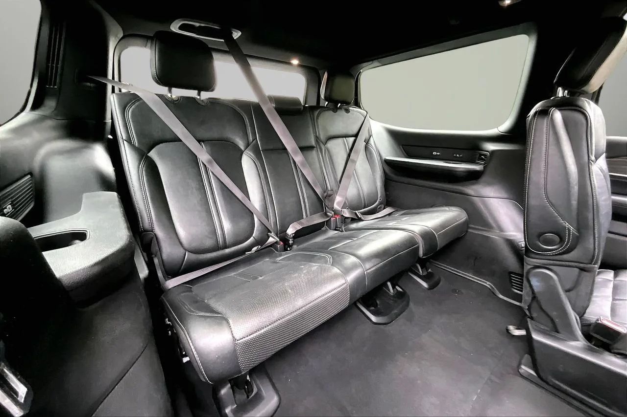 Certified Used 2024 White Jeep Series III image 24