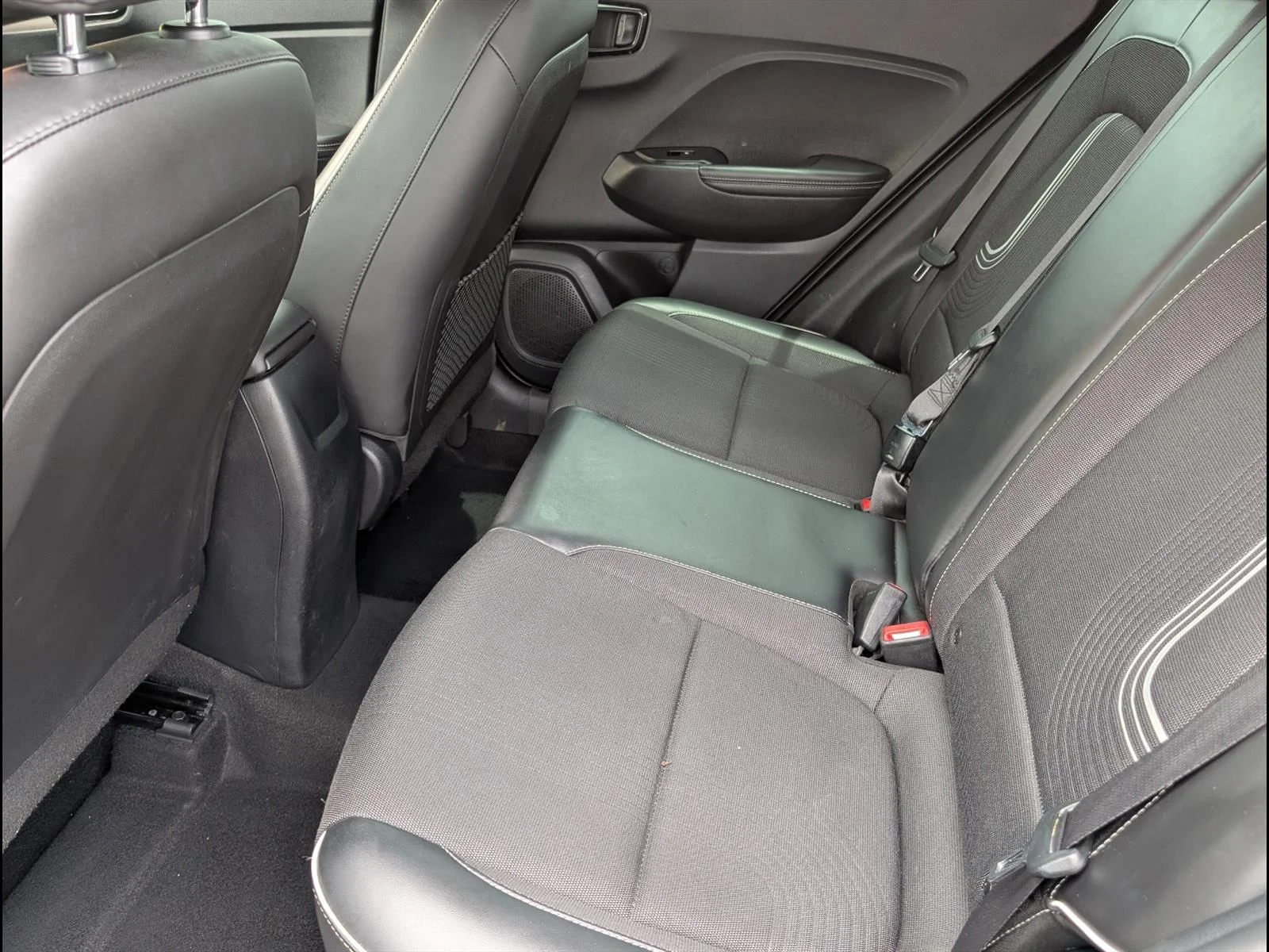 Used 2022 Galactic Gray R3g Hyundai Limited image 10