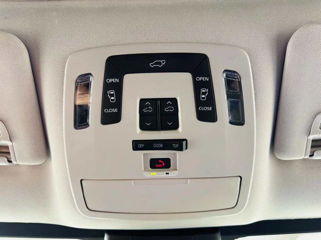 Used 2025 Beige Toyota XLE image 18