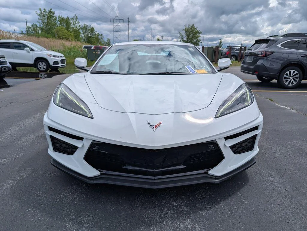 Used 2023 Arctic White Chevrolet 3LT image 2
