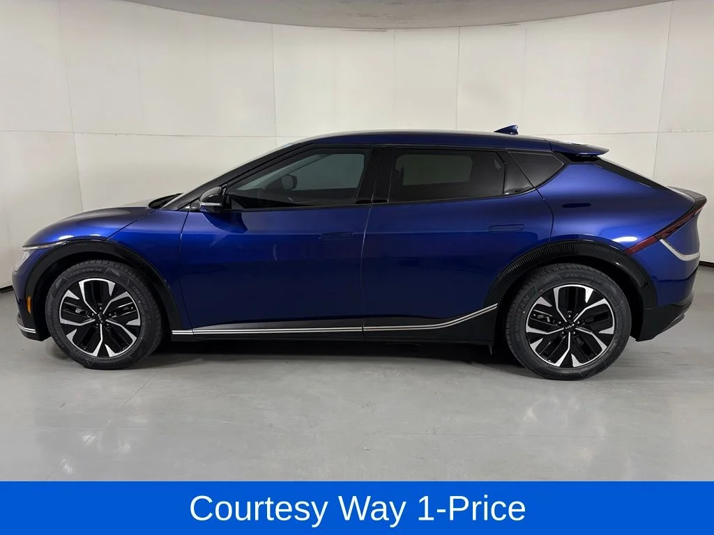 Used 2023 Blue Kia Wind image 6