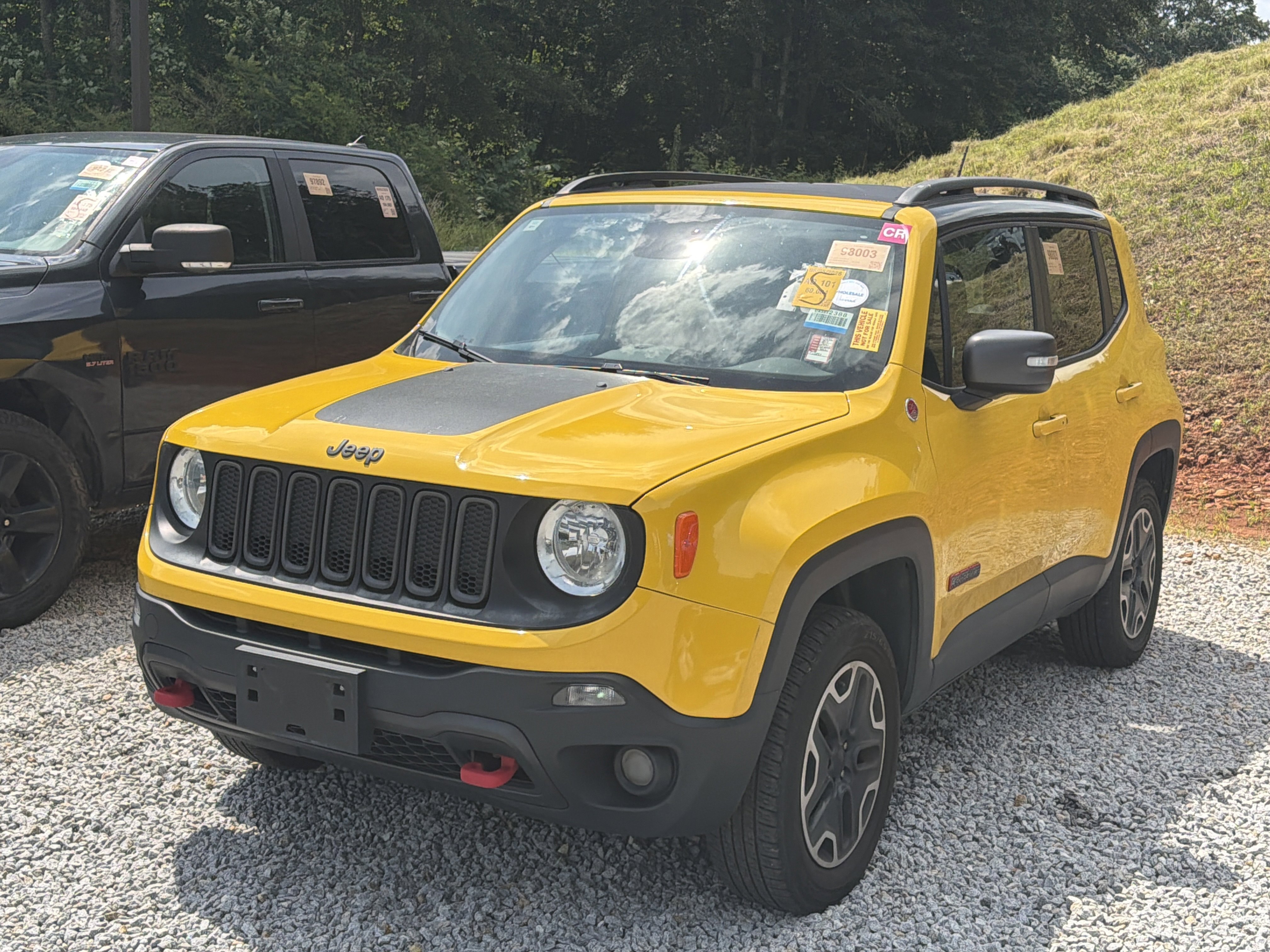 Used 2017 Solar Yellow Jeep Trailhawk image 3