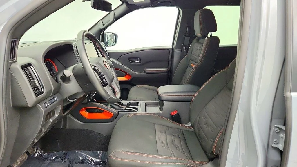 Used 2025 Boulder Gray Pearl Nissan Crew Cab 4x2 PRO-X image 19