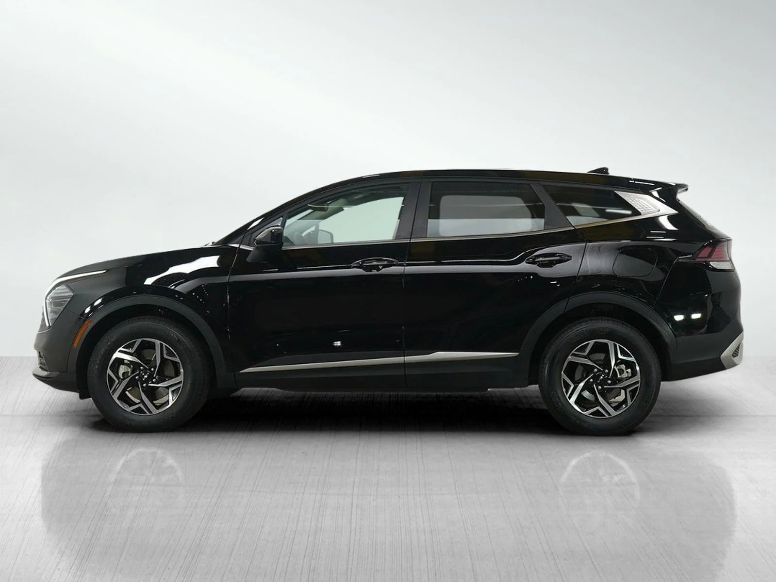 Used 2025 Kia Sportage LX with VIN 5XYK2CDF8SG321378 for sale in Wayzata, Minnesota