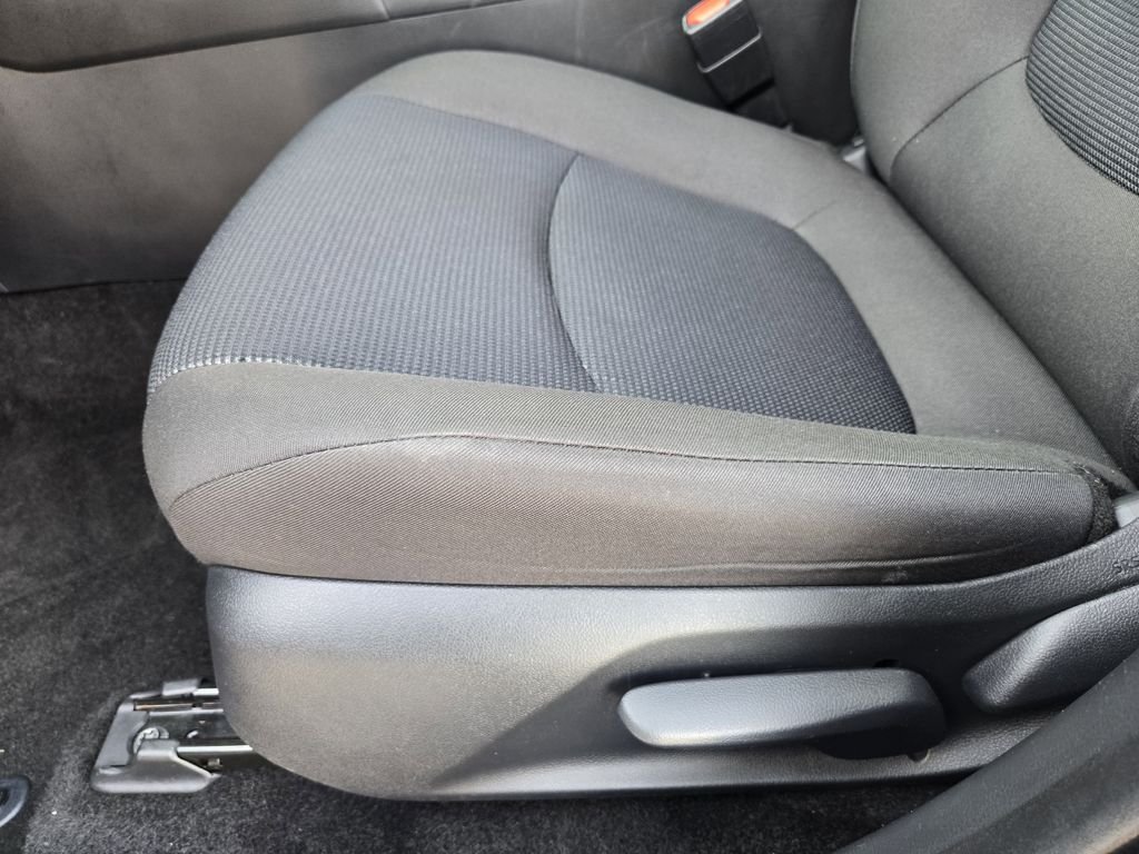 2024 Toyota RAV4 LE - Photo 16