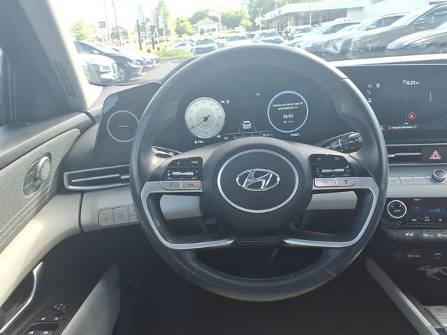 2023 Hyundai Elantra Limited - Photo 18