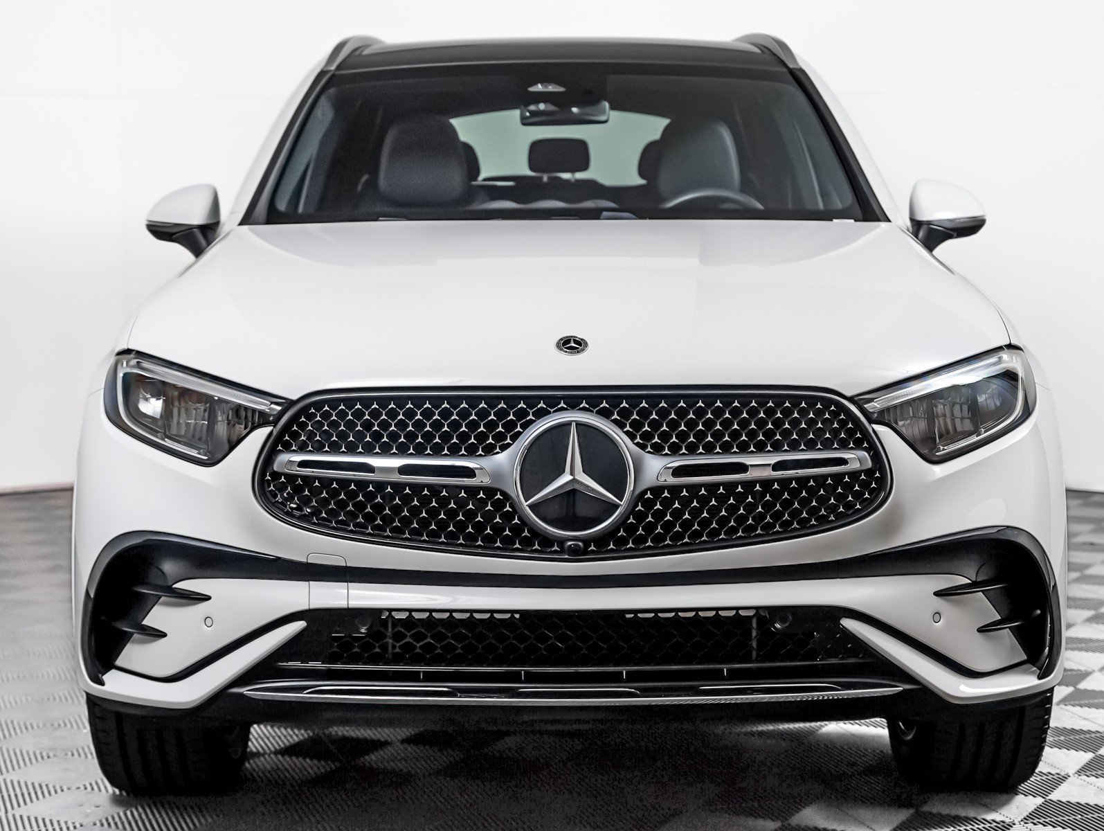 Certified Used 2025 Polar White Mercedes-Benz GLC 350e 4MATIC® SUV image 5