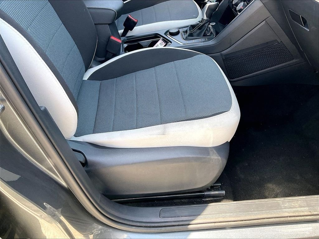 Used 2025 Platinum Gray Metallic Volkswagen 1.5T S image 33
