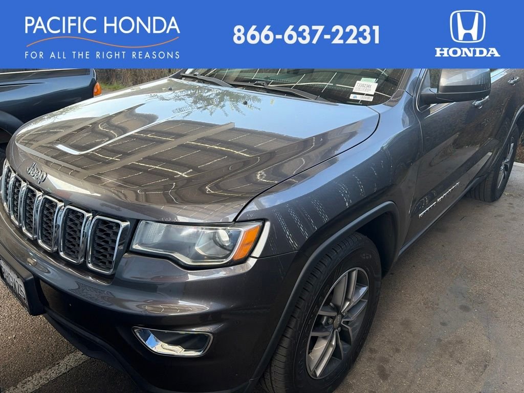 Used 2018 Gray Jeep Laredo E image 1