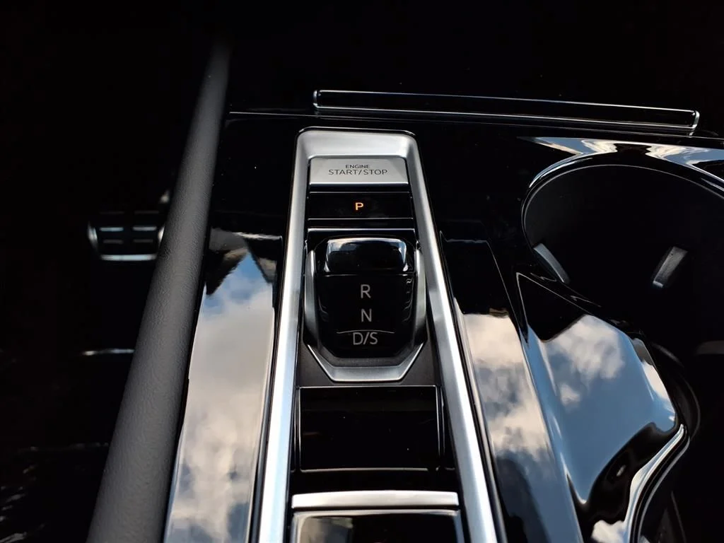 New 2026 opal white pearl Volkswagen Peak Edition image 19