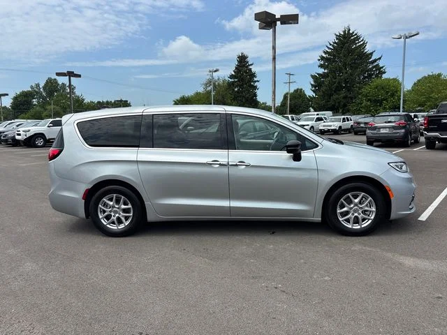 Used 2024 Silver Chrysler Touring L image 30
