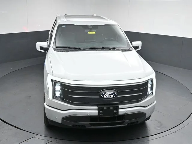 Used 2024 White Ford Lariat image 41