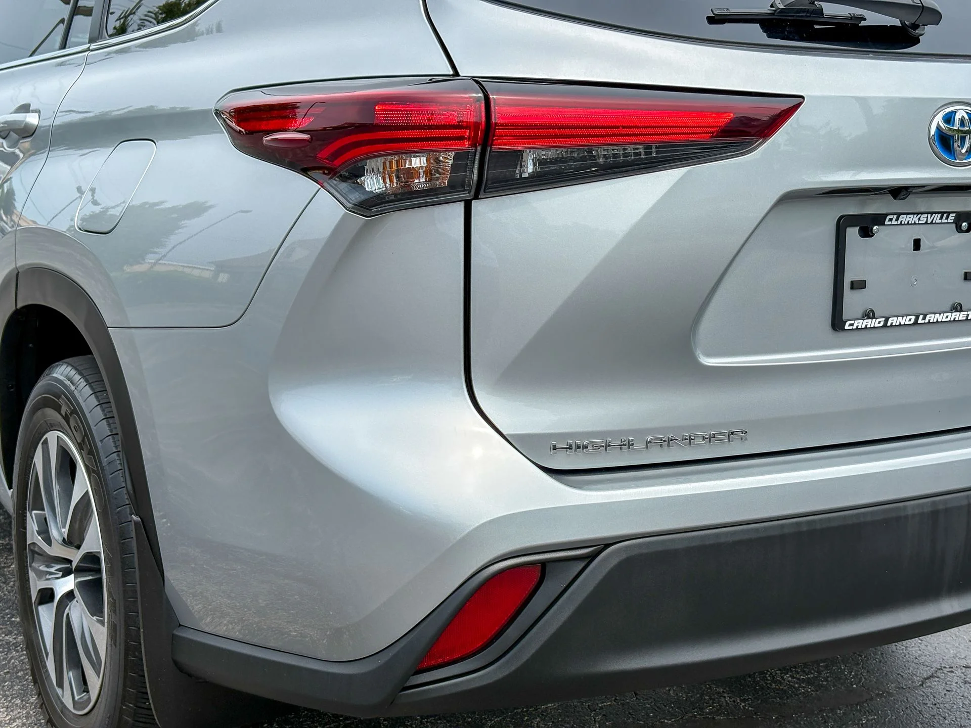Used 2024 Silver Toyota XLE image 9