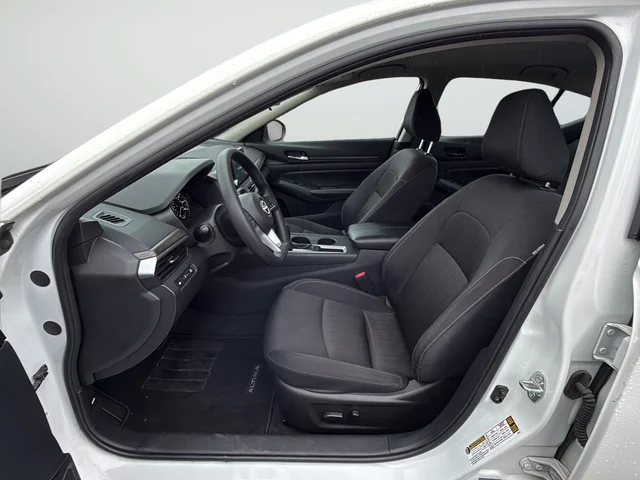 Used 2025 White Nissan 2.5 SV image 10