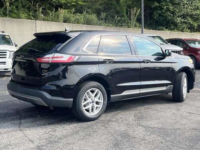 Certified Used 2021 Black Ford SEL image 3