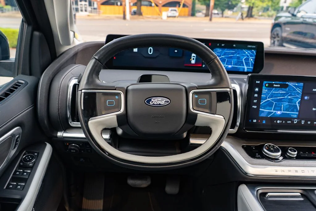 Used 2025 Black Ford Platinum image 13