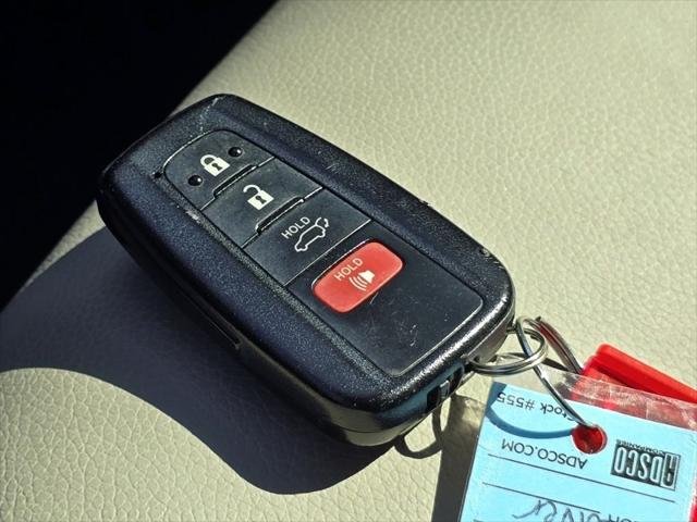 Certified Used 2020 SILVER SKY METALLIC Toyota  image 31
