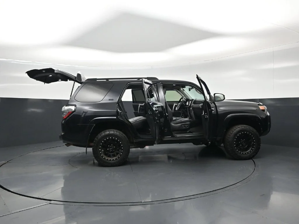 Used 2018 Black Toyota SR5 Premium image 4