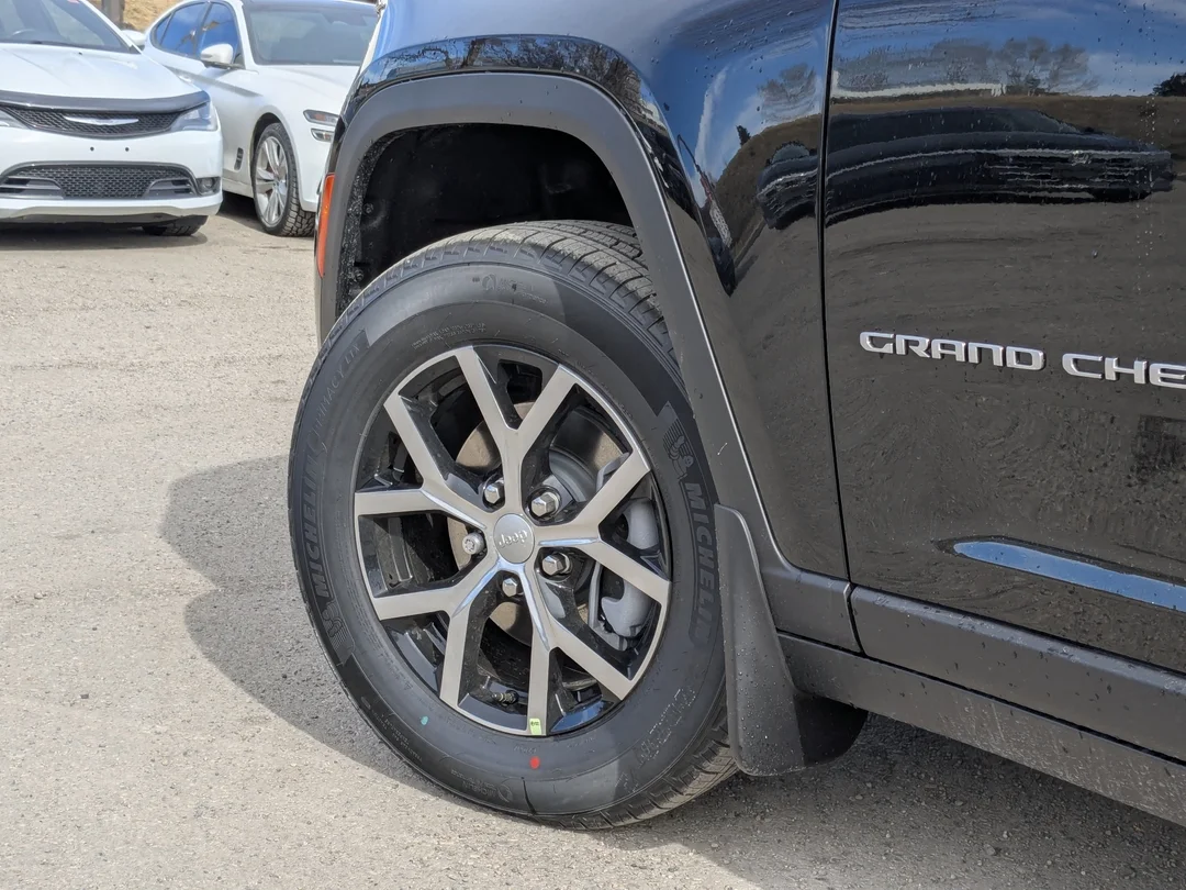 New 2026 Black Jeep Limited - - 4x4 - Panoramic Sunroof - Luxury Tech II - 9 Amplified Speakers - Remote Start & More! image 11
