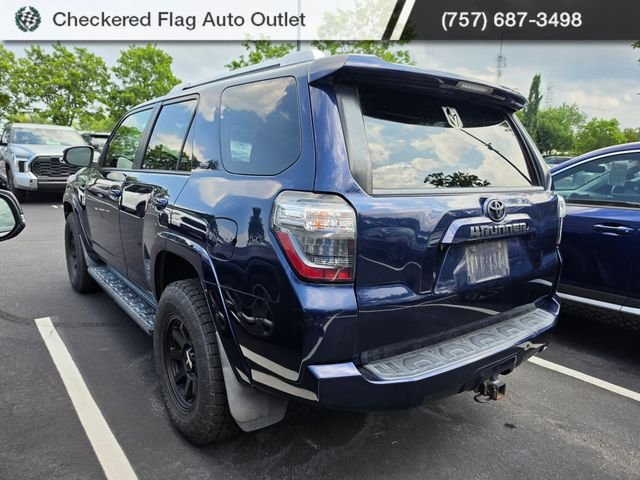 Used 2017 Nautical Blue Metallic Toyota SR5 image 4