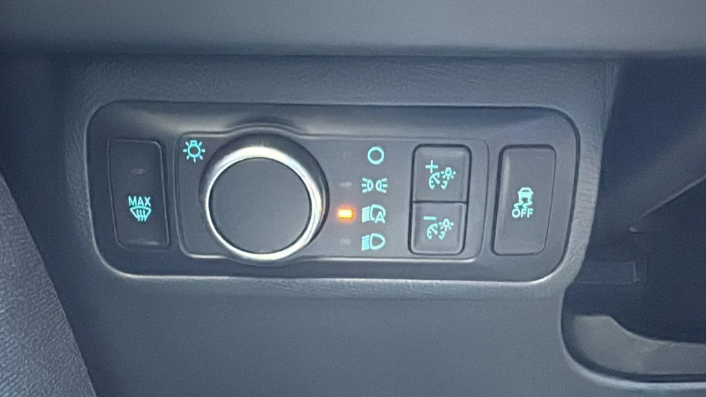 Certified Used 2025 Tan Ford Premium image 19