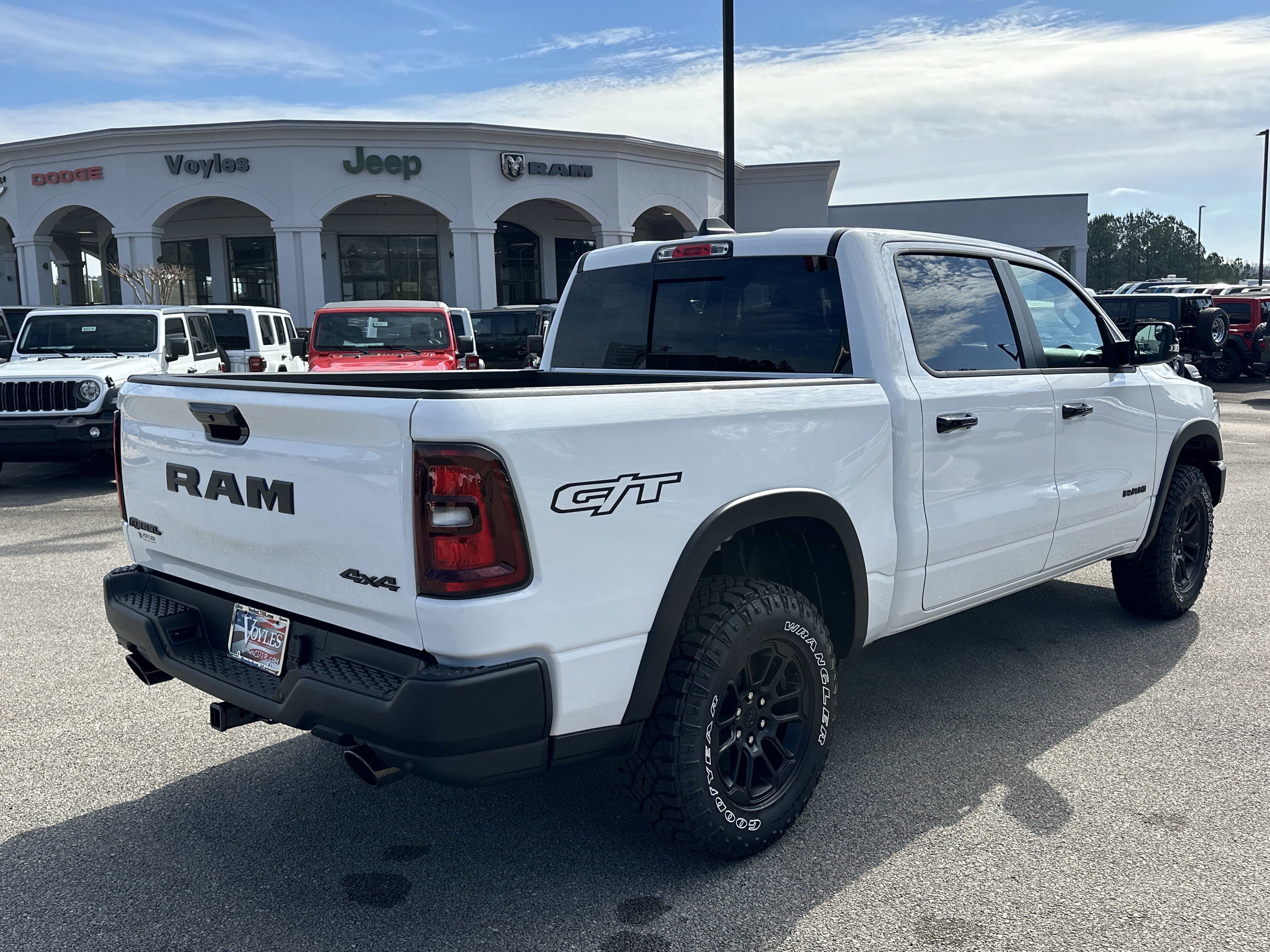New 2026 Bright White Clear-Coat Exterior Paint RAM Rebel image 7