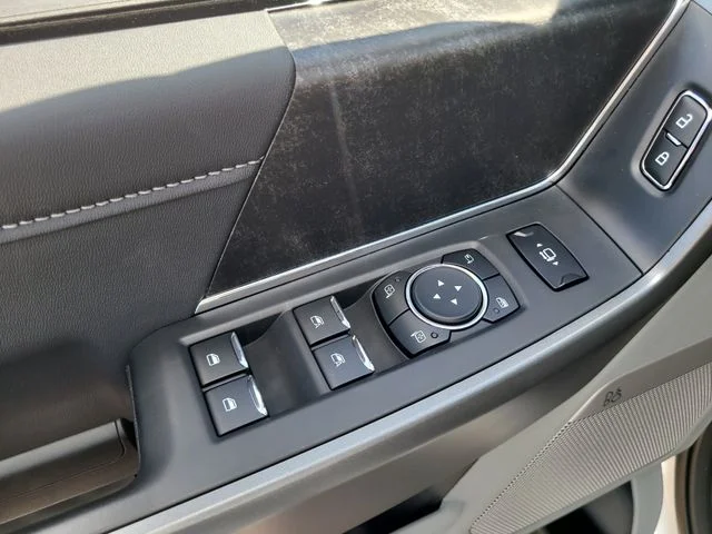 New 2026 Oxford White Ford XLT image 18
