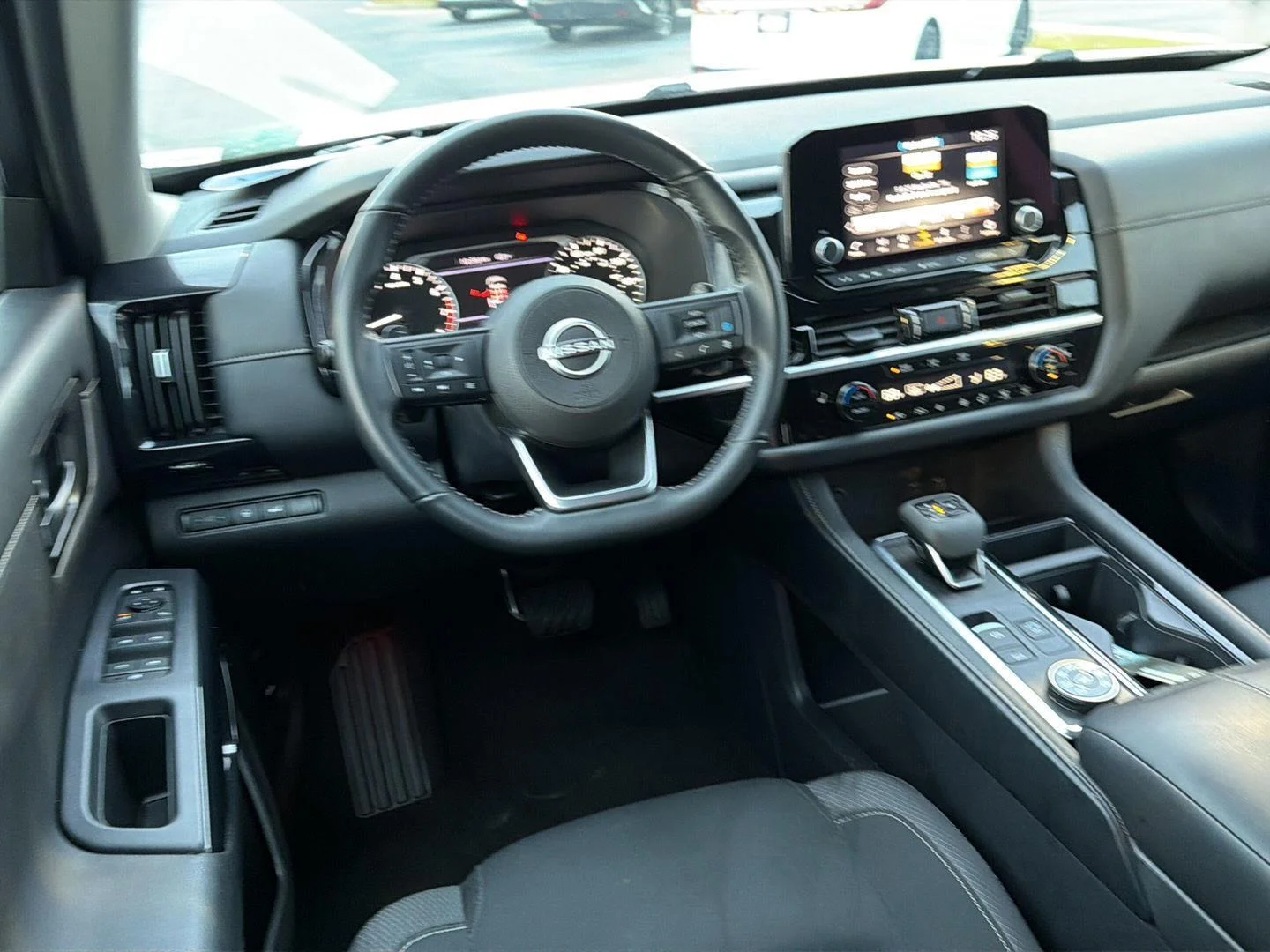 2025 Nissan Pathfinder SV - Photo 19