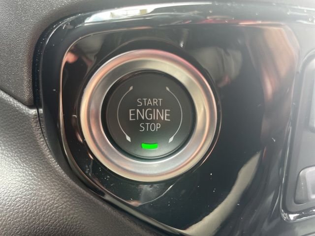 Used 2025 White Chevrolet ZR2 image 26
