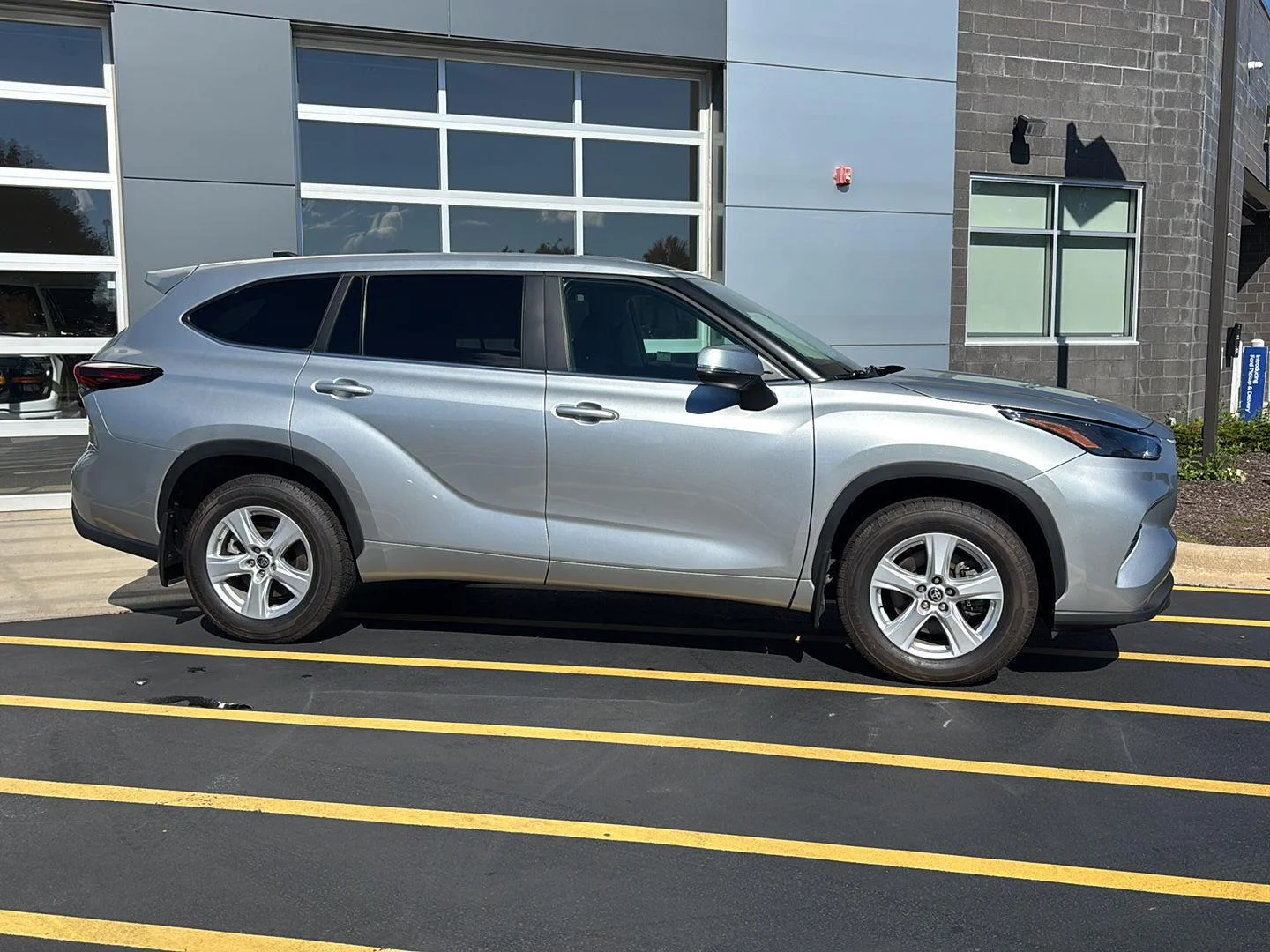 Certified Used 2025 Celestial Silver Metallic Toyota LE image 5