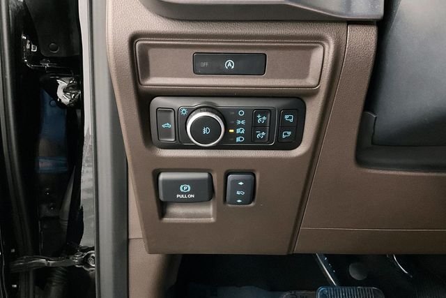 Used 2025 Agate Black Metallic Ford King Ranch image 42