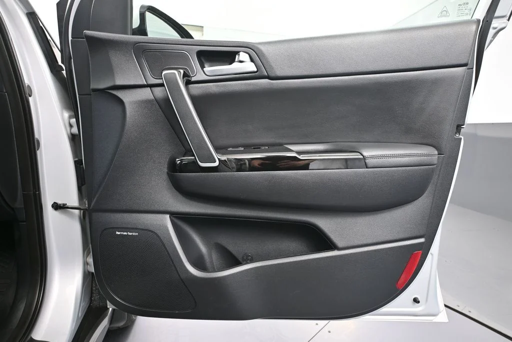 Used 2019 Silver Kia SX image 45