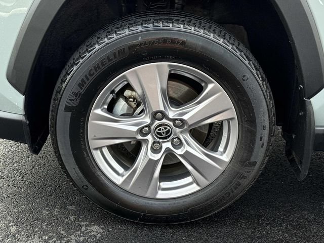 Used 2023  Toyota XLE image 12