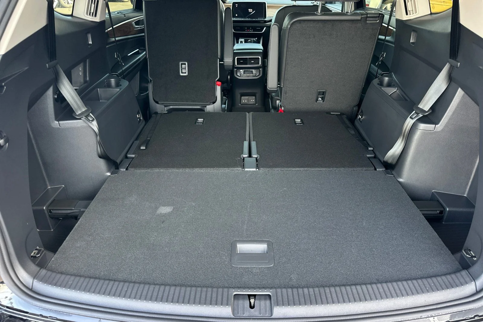 New 2026 Black Volkswagen 2.0T SE w/Technology image 14