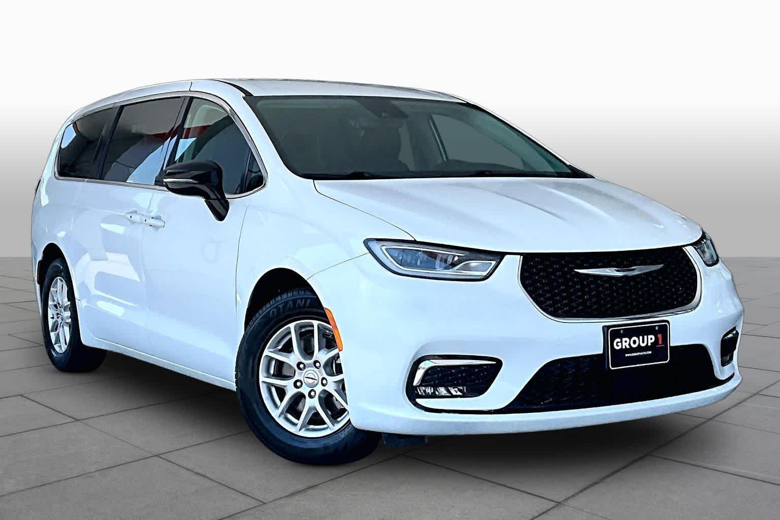 Pre-Owned 2024 Chrysler Pacifica Touring L