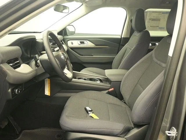 New 2026 Carbonized Gray Metallic Ford Active image 11