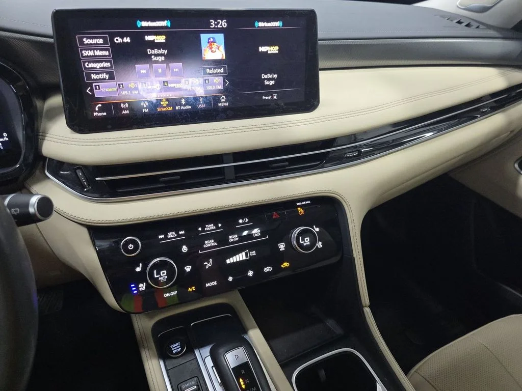 Used 2023 Black INFINITI LUXE image 6