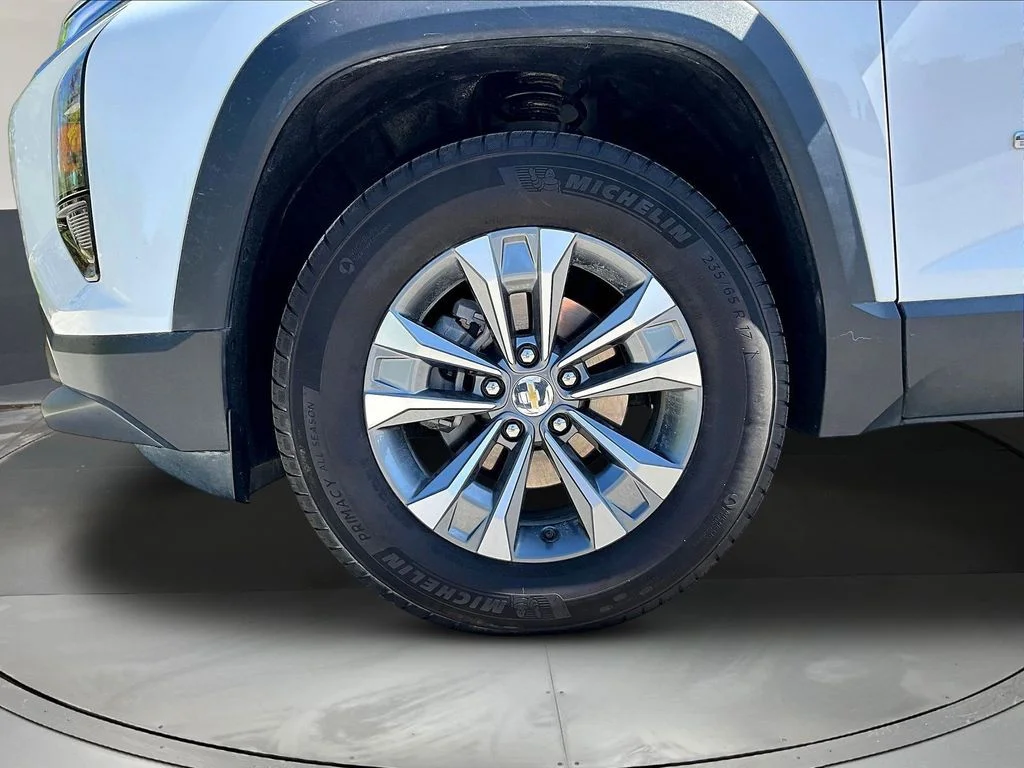 2025 Chevrolet Equinox LT - Photo 36