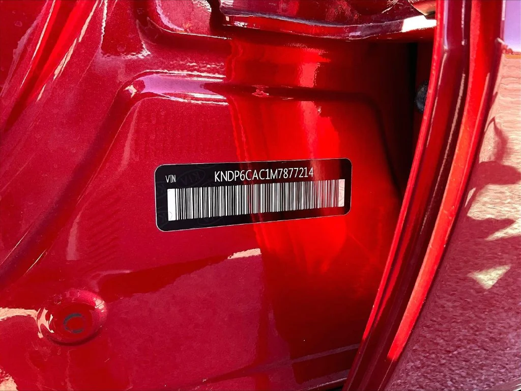 Used 2021 Red Kia S image 35