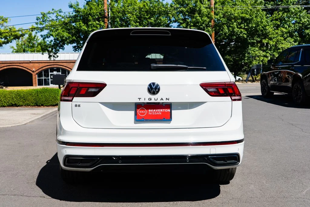 Used 2022 White Volkswagen 2.0T SE R-Line Black image 5