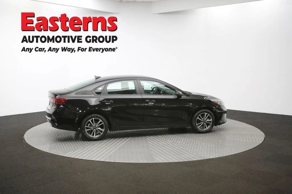 Used 2022 Black Kia LXS image 40